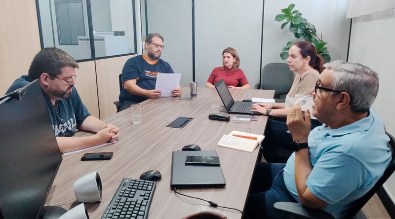 Diretores e advogados do Sindicato discutem sobre denúncia ao MPT